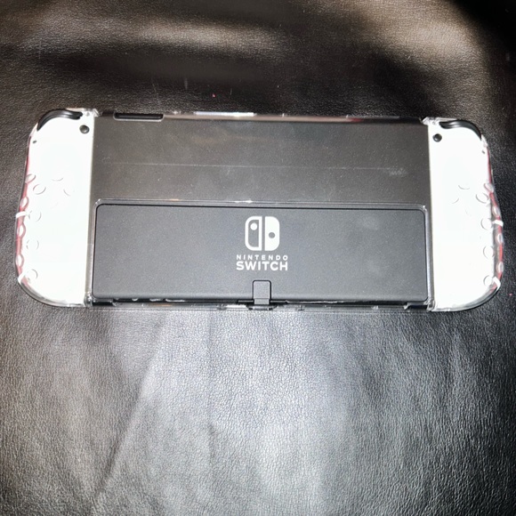 Nintendo Switch OLED with White Joy-Con - Picture 3 of 10